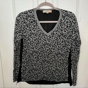 ANN taylor loft leopard print V neck sweater small